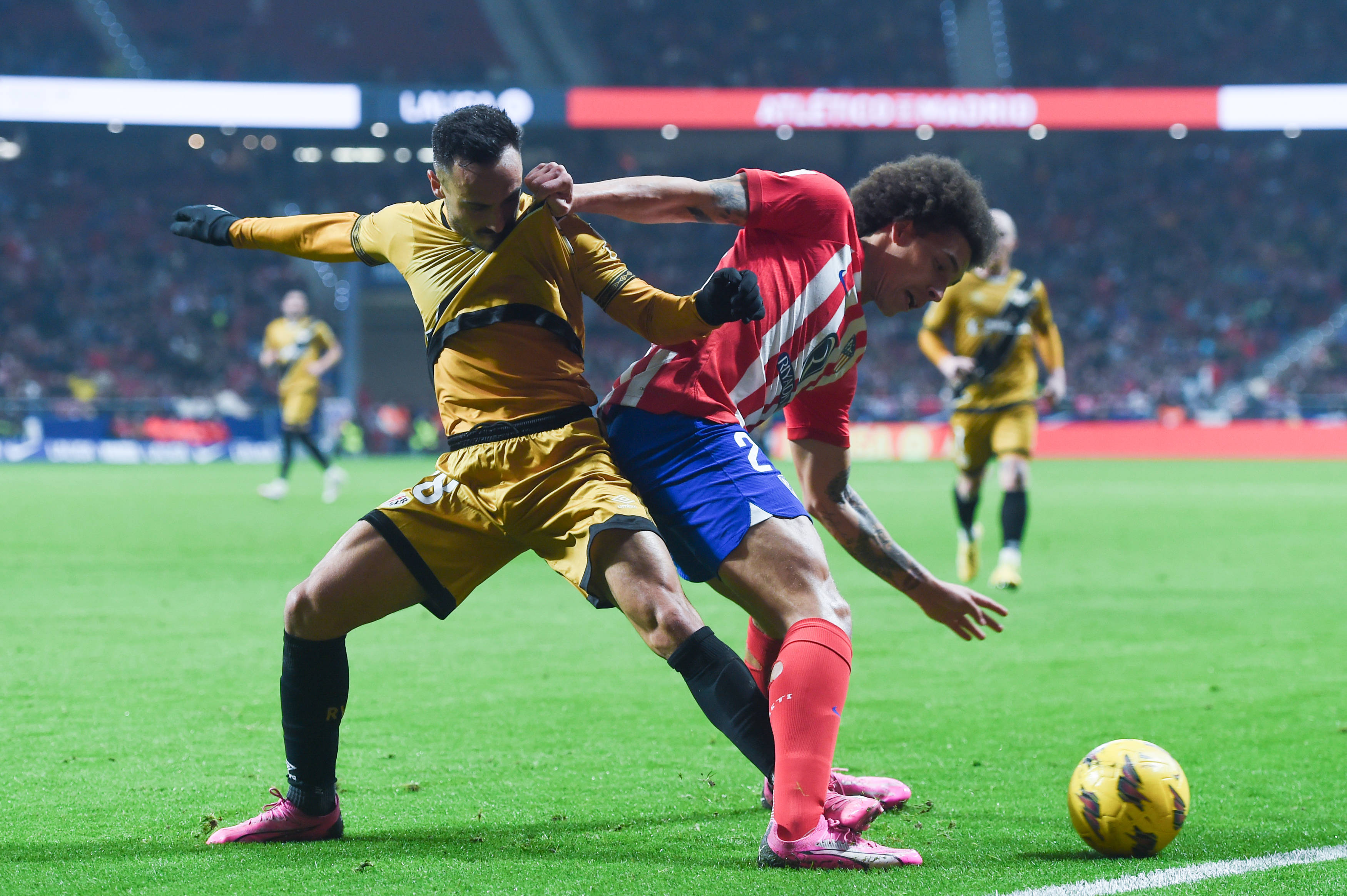 西甲联赛:马德里竞技再度斩获 西甲联赛:马德里竞技再度斩获