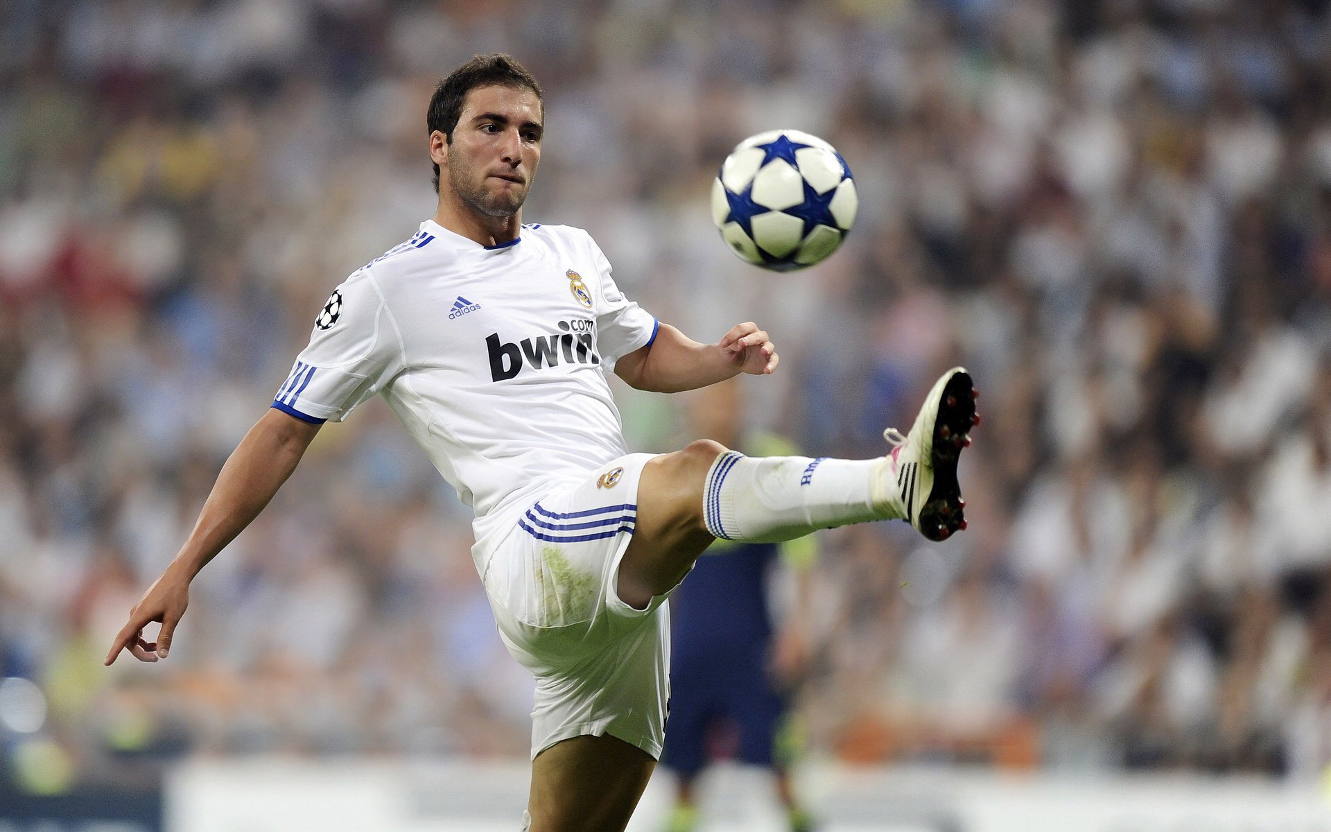 文班亚马关键一击，尼克斯争冠战险胜北京队